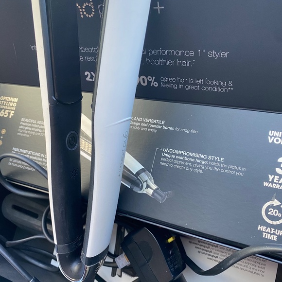 ghd Platinum+ Professional Performance 1" Styler White - Picture 3 of 5